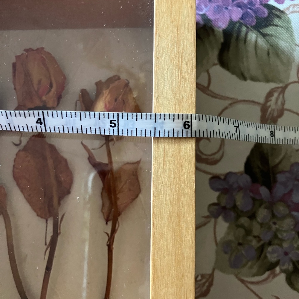 Natural Wood Shadow Box with Dried Roses signed by the artist - Picture 8 of 9